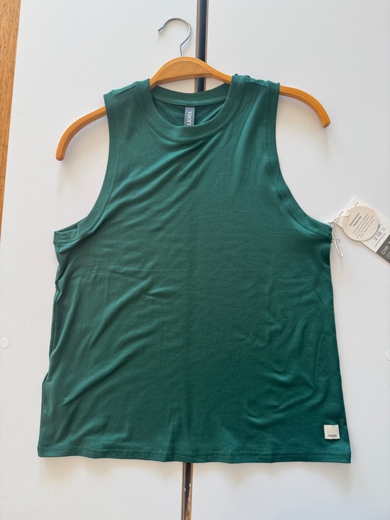 Vuori Tops - NWT - Vuori - Energy Top Long - Viridian - Size XS